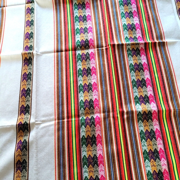 Vintage Peruvian table cloth/furniture cover - Picture 2 of 6